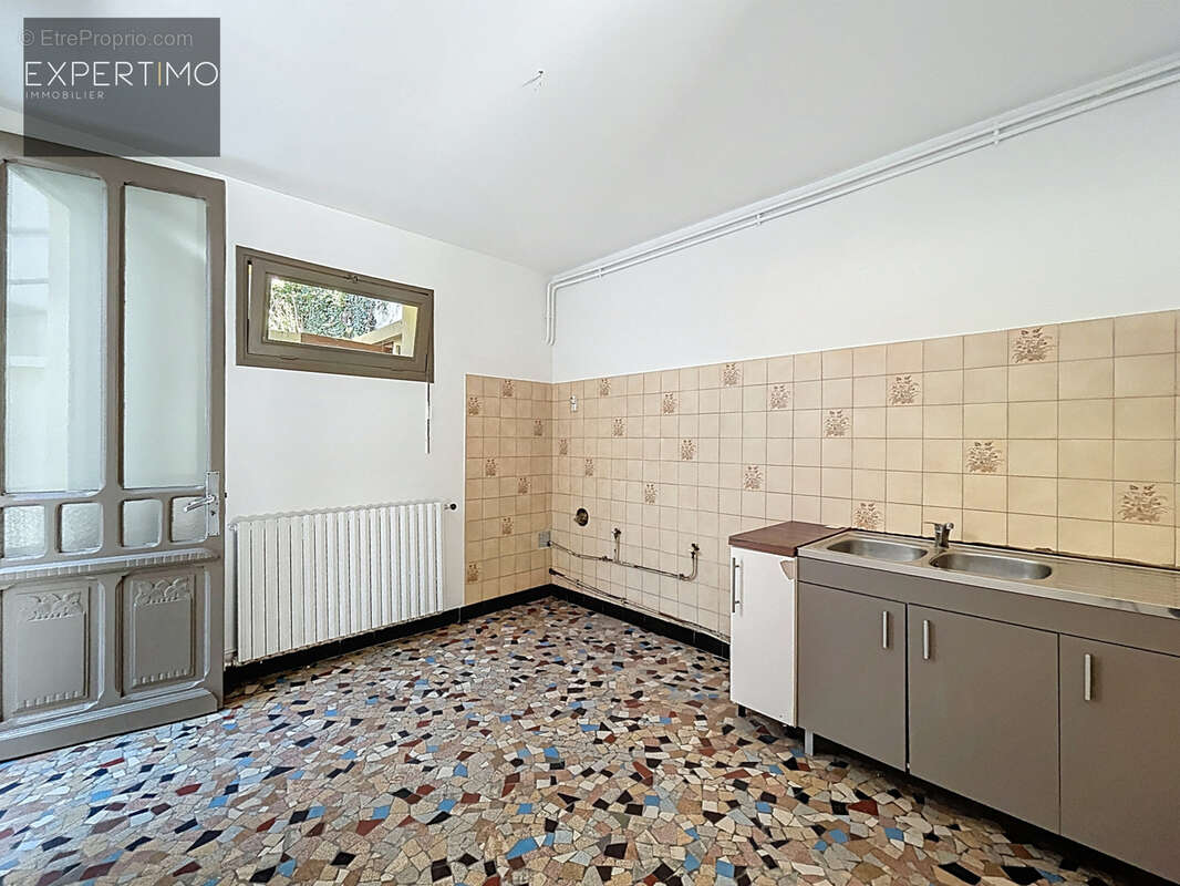 Maison de ville avec jardin et toiture neuve - photo 8