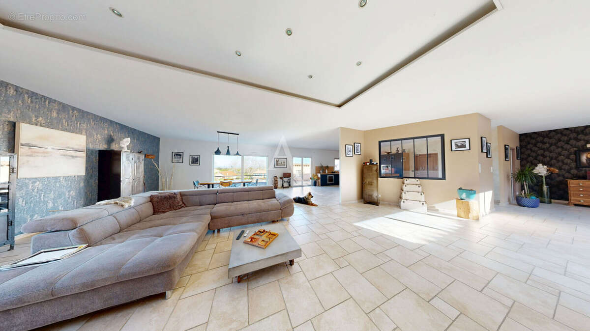 COURSAN - Superbe maison intemporelle aux portes de Narbonne ! - photo 13