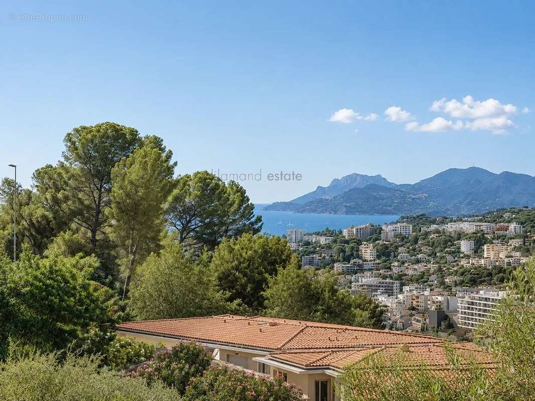 Appartement à LE CANNET