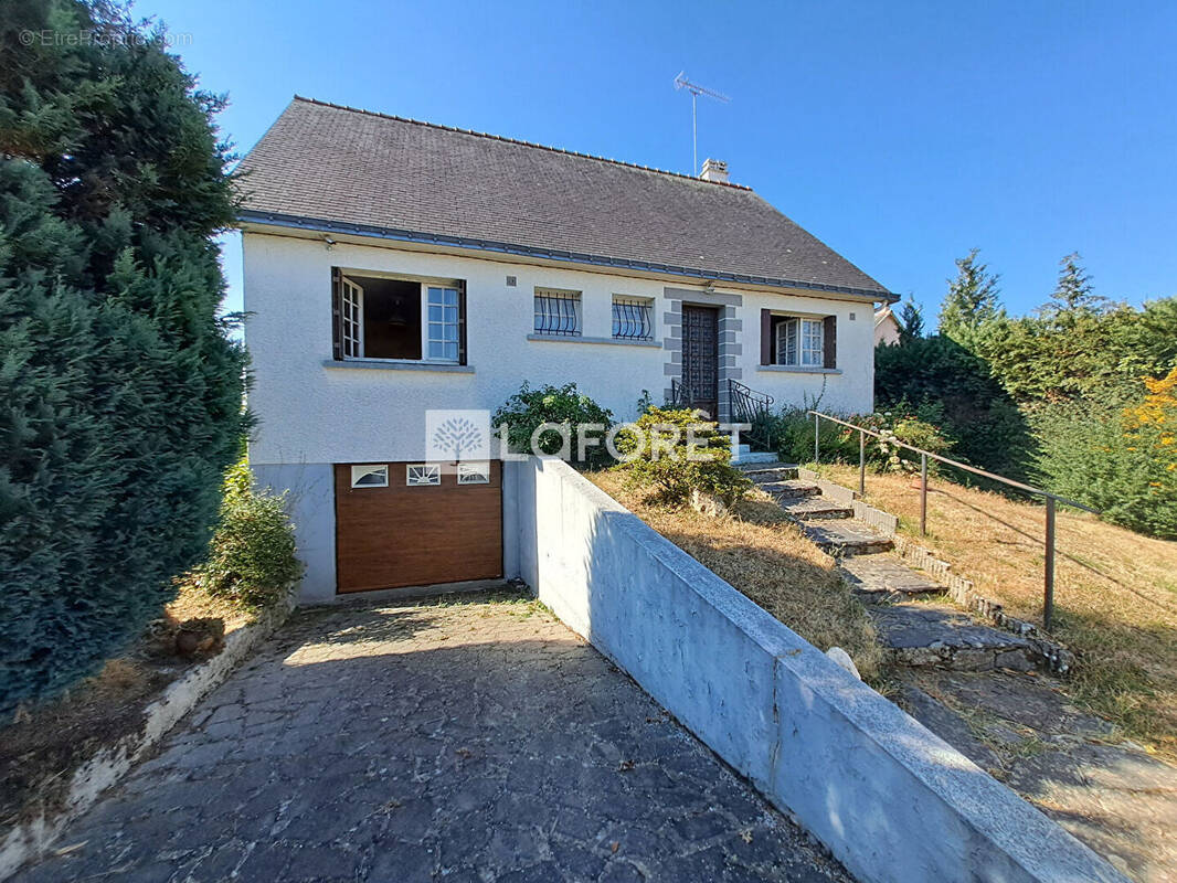 Maison à CARENTOIR