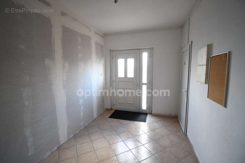 Appartement à AUDUN-LE-ROMAN