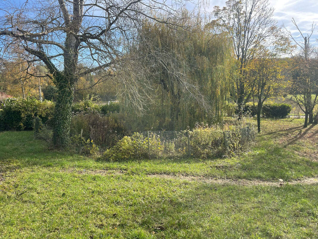 Photo 3 - Terrain à SAINT-REMY-LA-VANNE