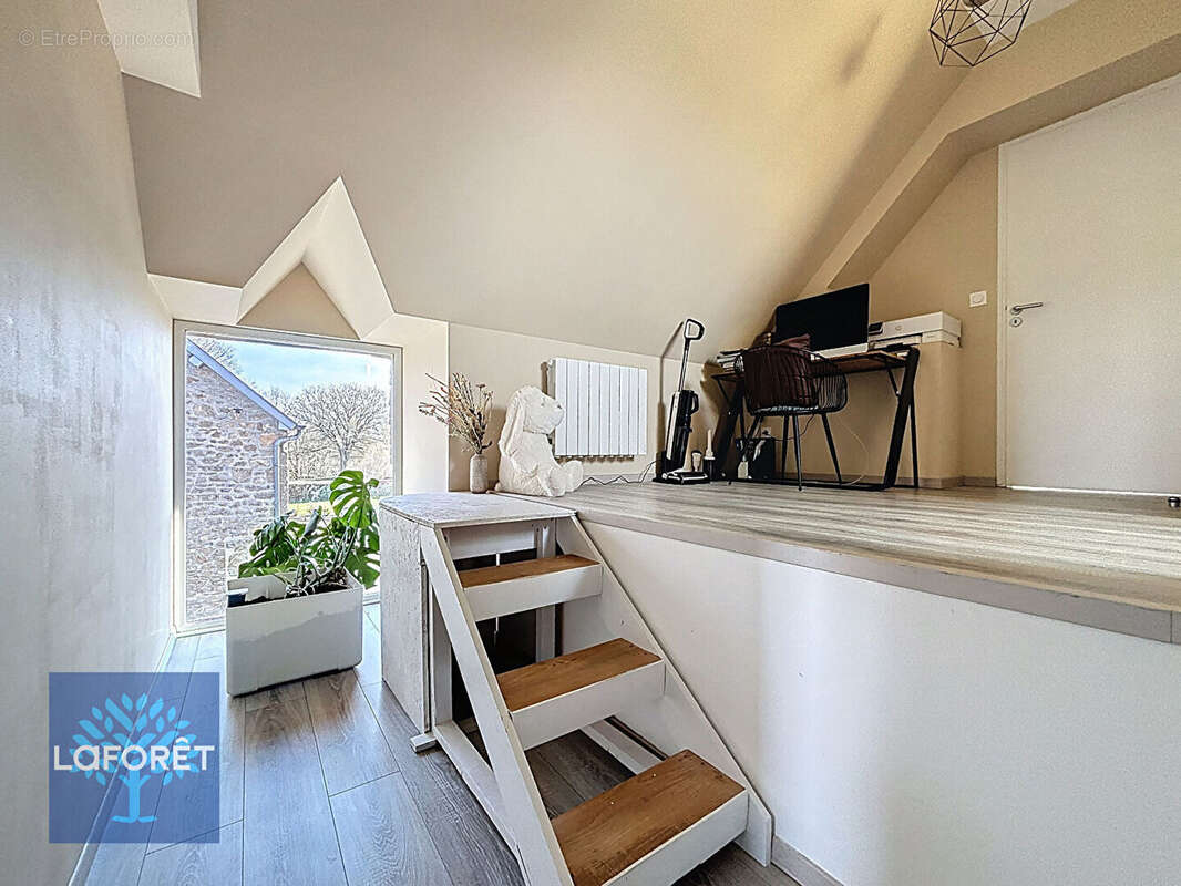 Maison à LA BAZOUGE-DU-DESERT