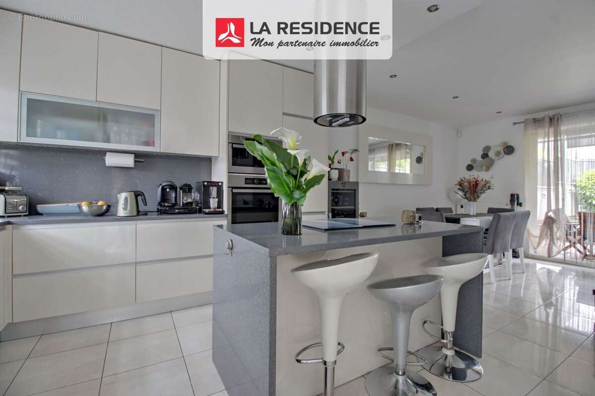 Maison à SARTROUVILLE