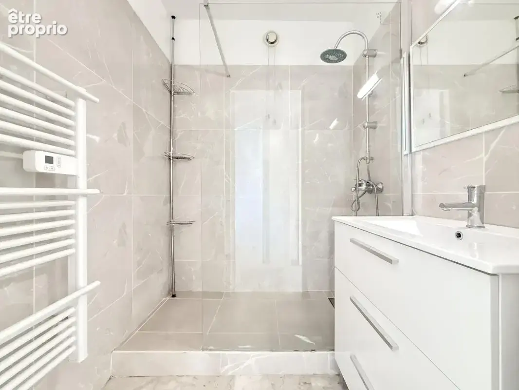 Appartement traversant 5 pièces, vue à 360° imprenable - Nice, Quartier Riquier - photo 9