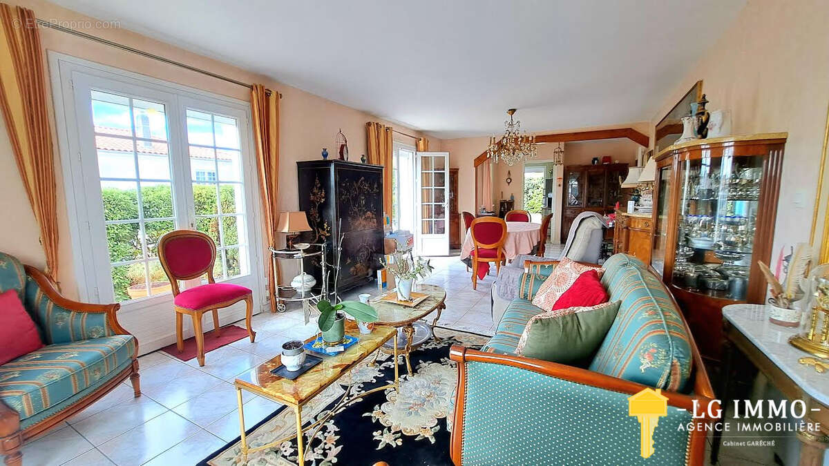 Belle maison de ville , vue dégagée  200m des commerces . - photo 5