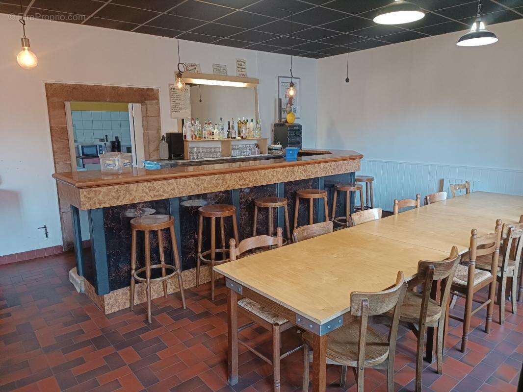 Maison à SALLES-CURAN