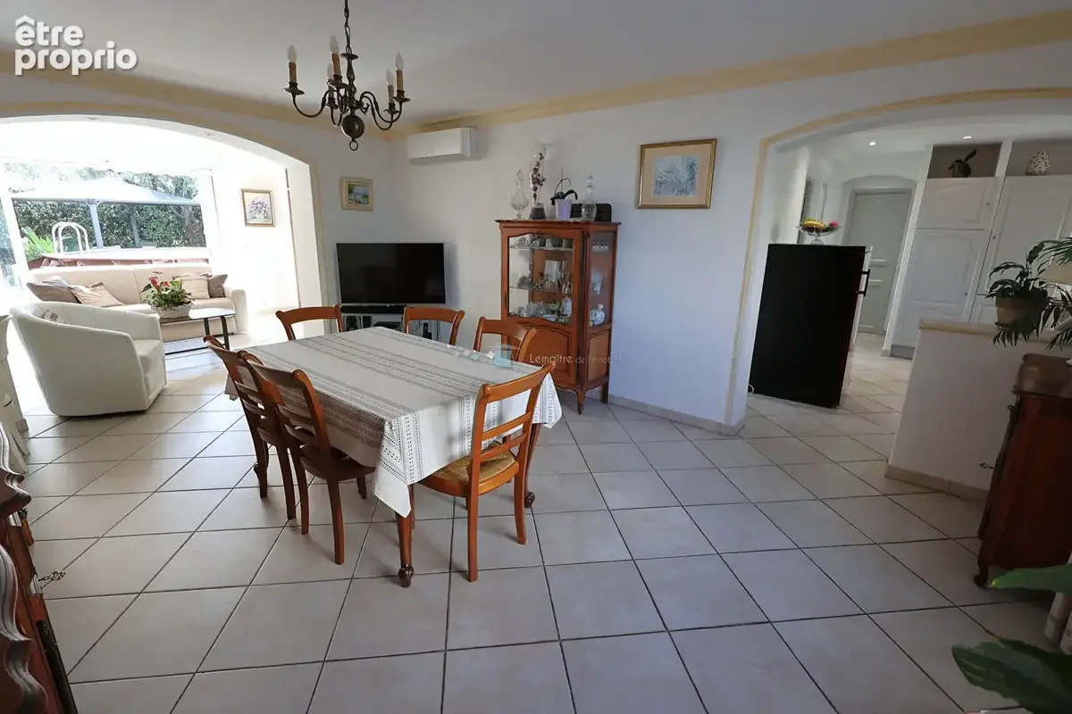 Bas de villa de 80 m² avec jardin de 320 m² et piscine - photo 11