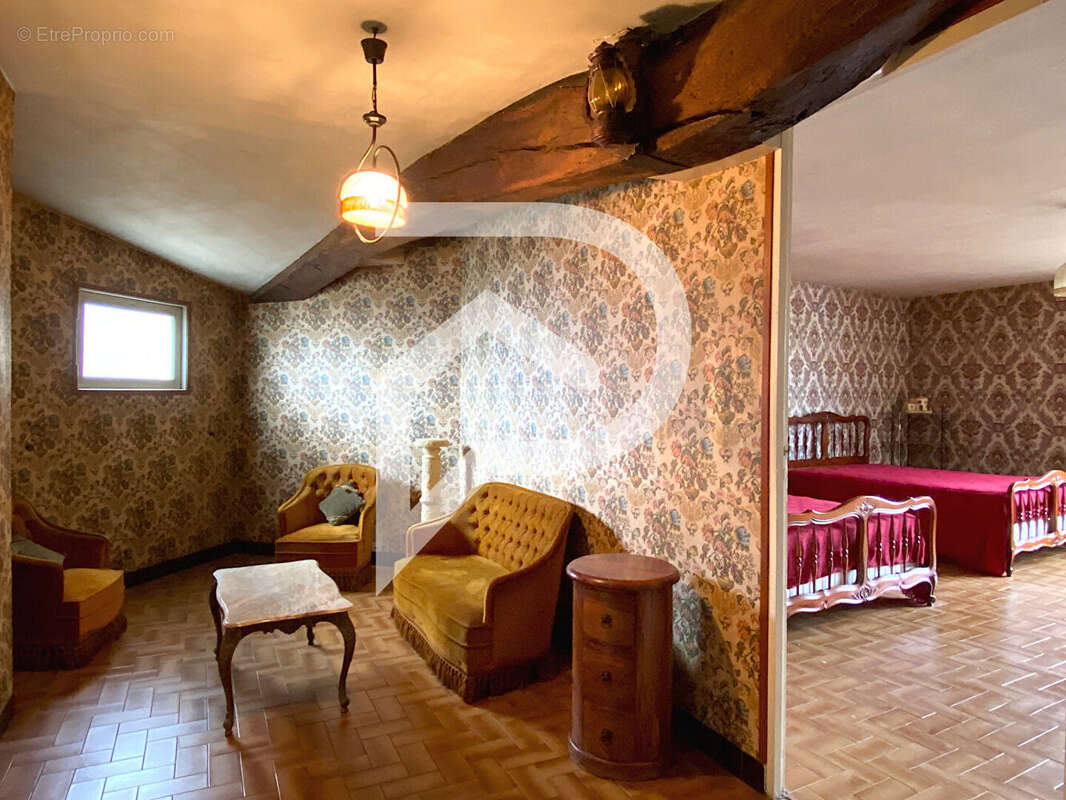 Maison à SAINT-SEURIN-SUR-L&#039;ISLE