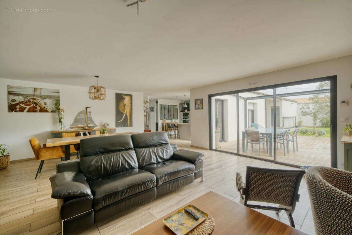 Maison à SAINT-JEAN-DE-LIVERSAY