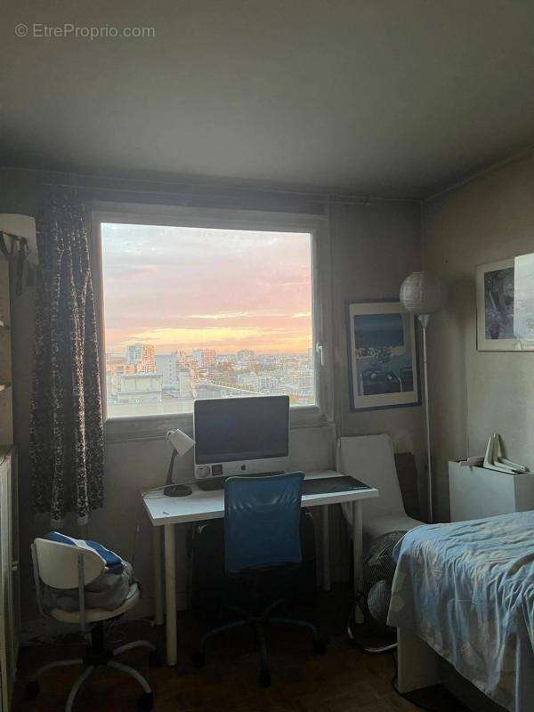 Appartement à COURBEVOIE