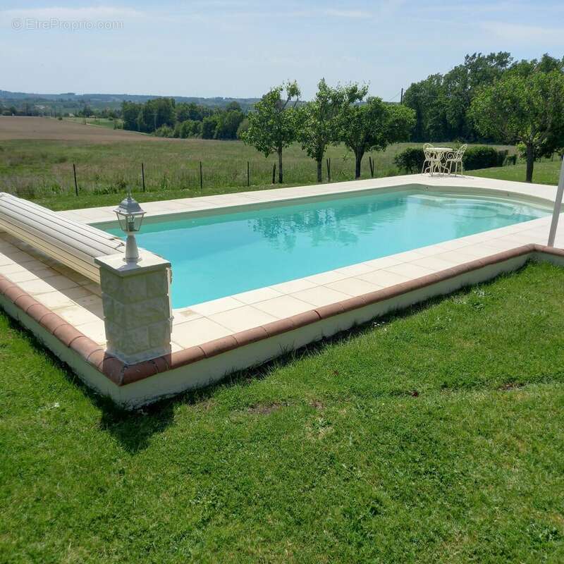 Maison à MOUSTIER