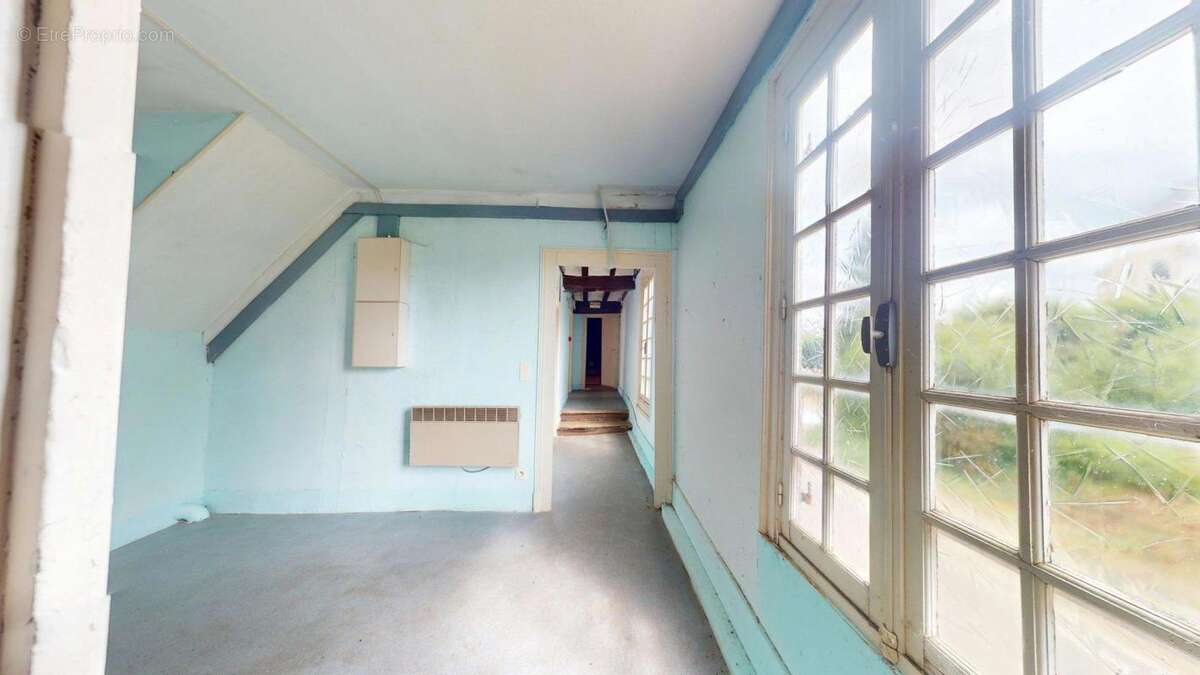 Local commercial - 7 chambres - photo 18