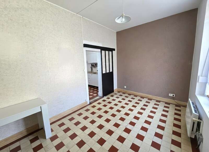 HIRSON (02) -  Vente maison avec 4 chambres , cour  et terrain - photo 2