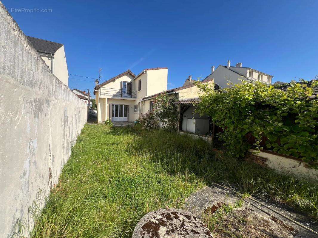 Maison à CARRIERES-SUR-SEINE