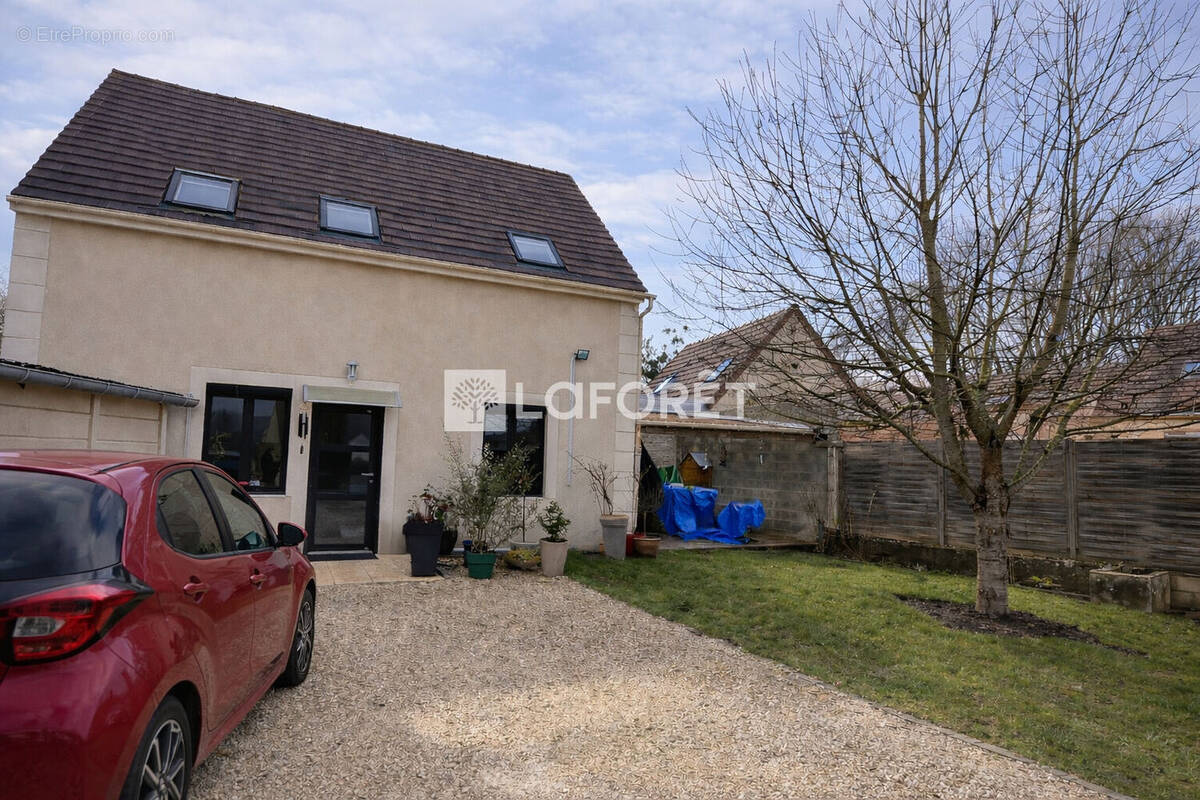 Maison à CIRES-LES-MELLO