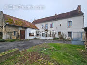 Maison à ULLY-SAINT-GEORGES