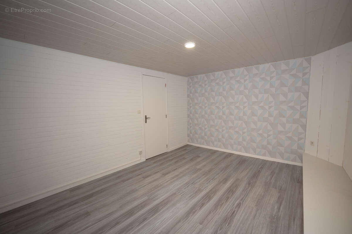 Appartement à FRASNE