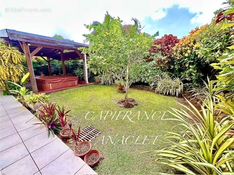 Maison à LES TROIS-ILETS