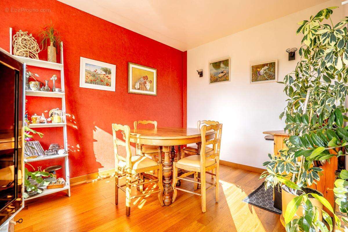 Appartement à MAISONS-ALFORT