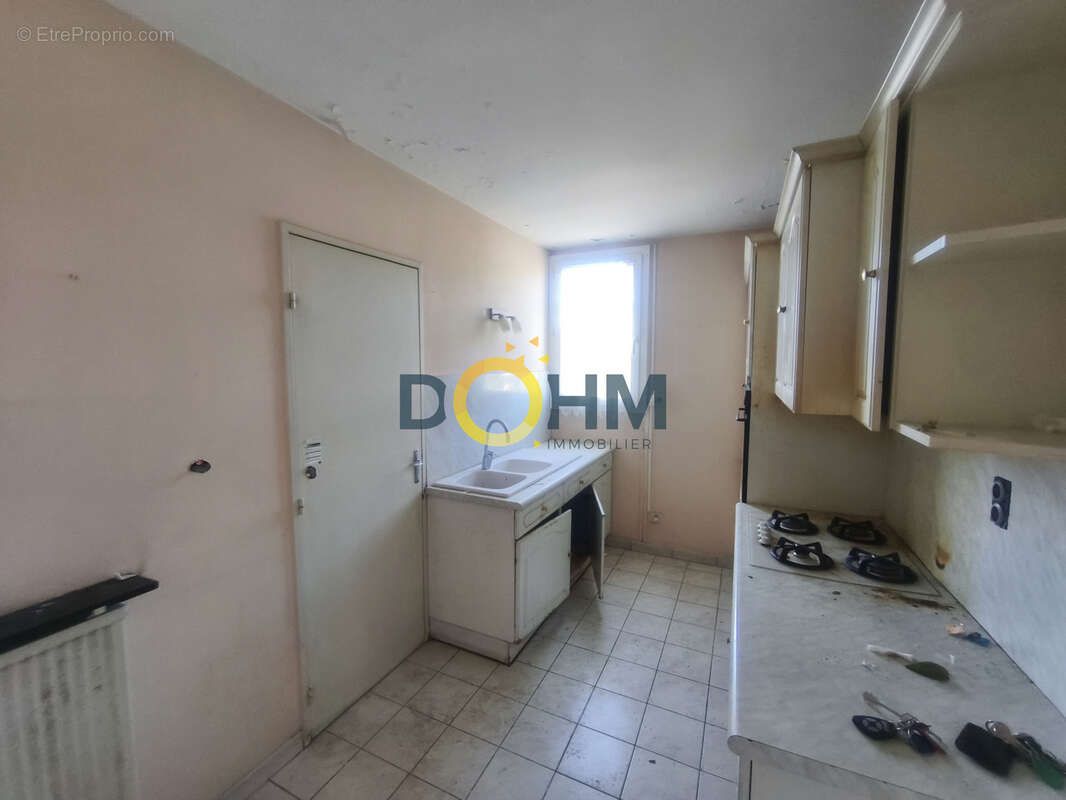 Appartement T2 avec terrasse, parking et cave   Alès - photo 3