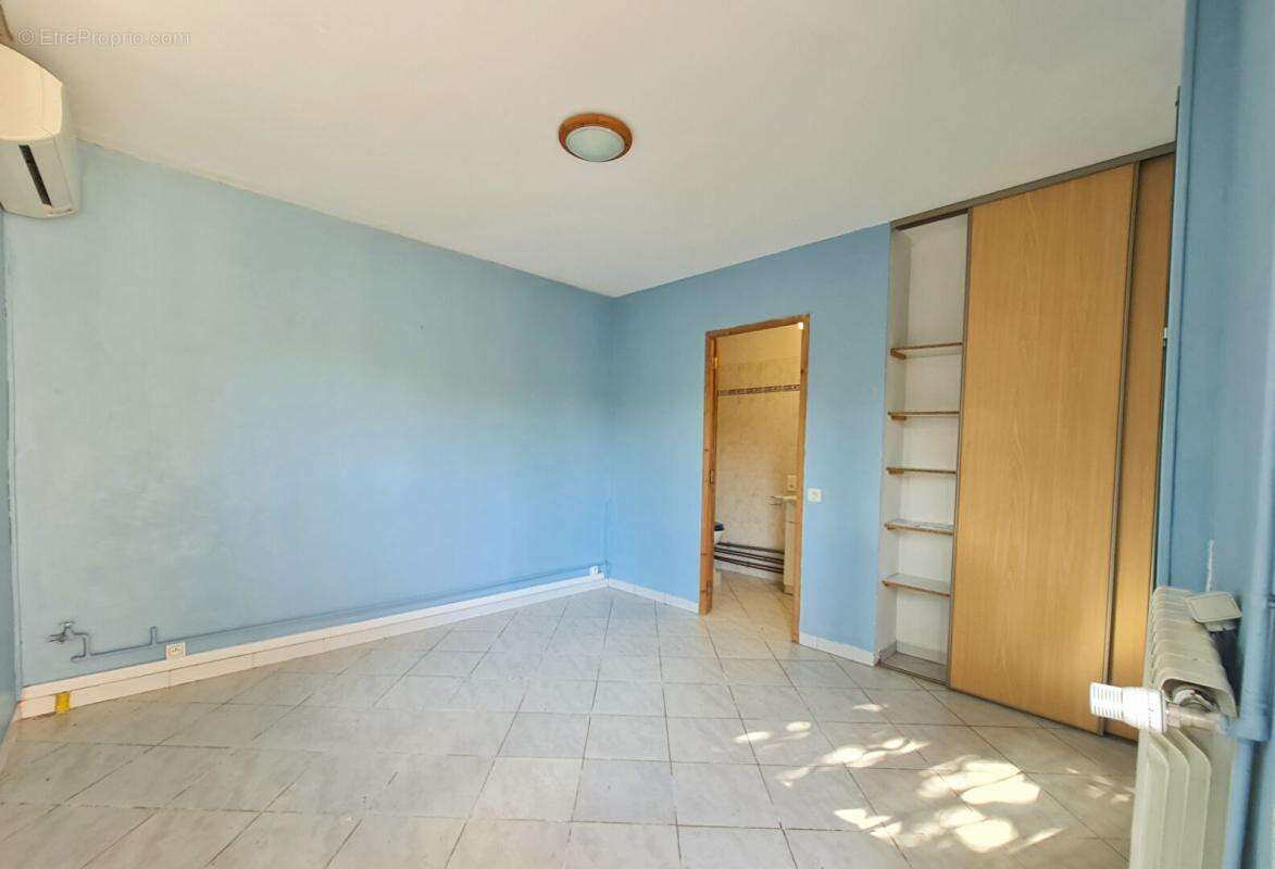 Alès - Maison de 150M² proche des commerces et école - photo 6