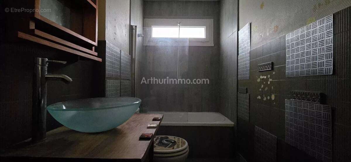 Appartement à SAINT-MAUR-DES-FOSSES