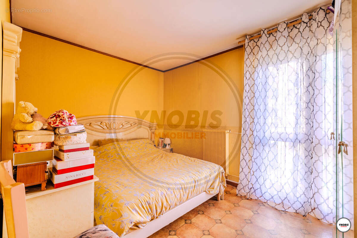 Appartement à LES MUREAUX