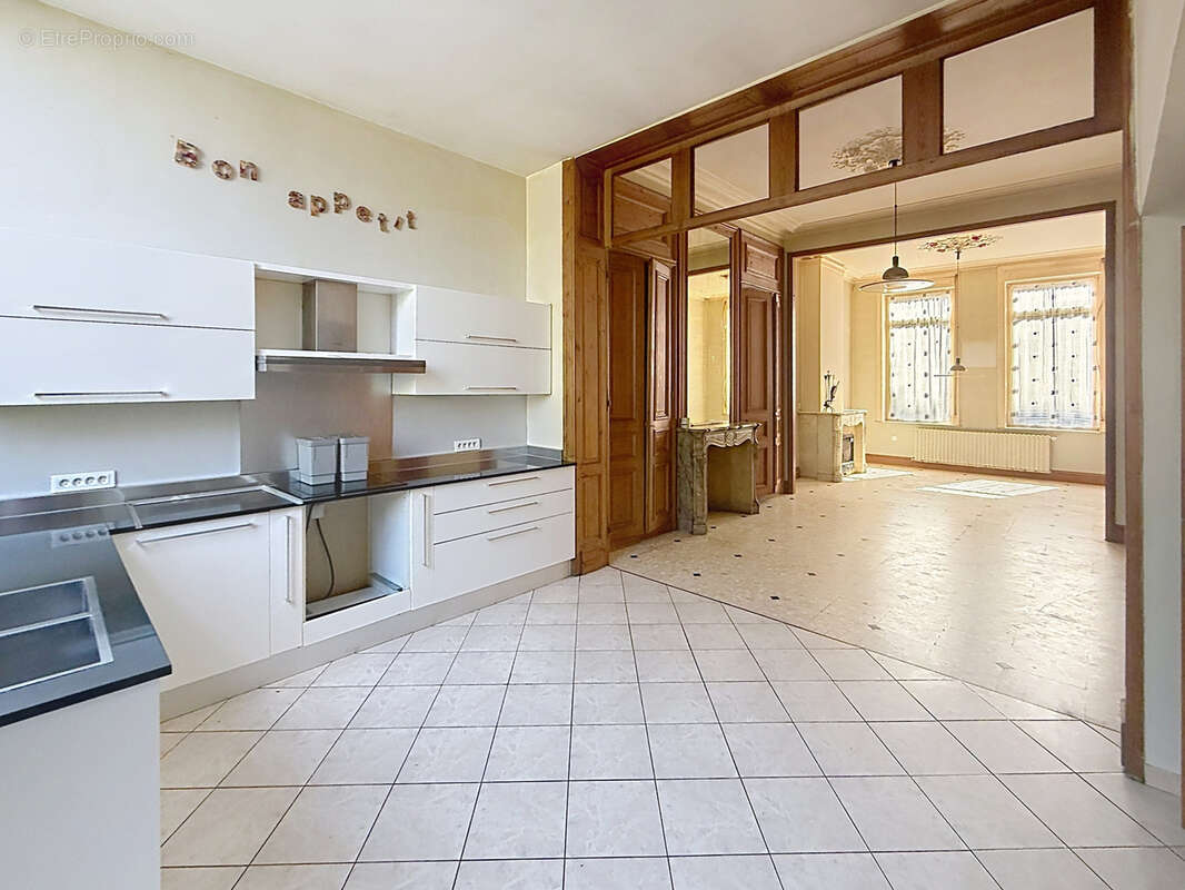 Tourcoing Centre   Élégante maison semi-bourgeoise de 140 m2   5 chambres   Jardin - photo 2