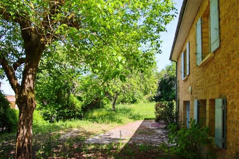 Maison à vendre 4 pièces SIORAC EN PERIGORD, sous-sol de 100m² exploitable  jardin 1933m² - photo 45