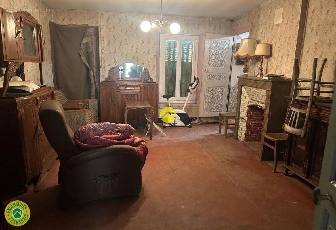Maison à EGRISELLES-LE-BOCAGE