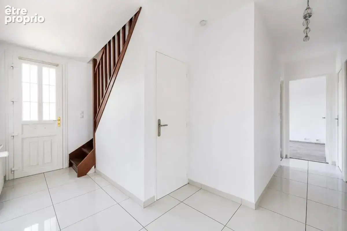 Maison de 6 pièces de 130 m² au Val d'Hazey - photo 3