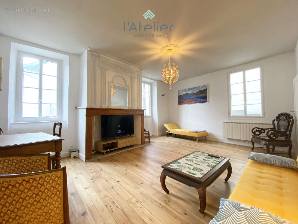 Maison à SARRANCOLIN