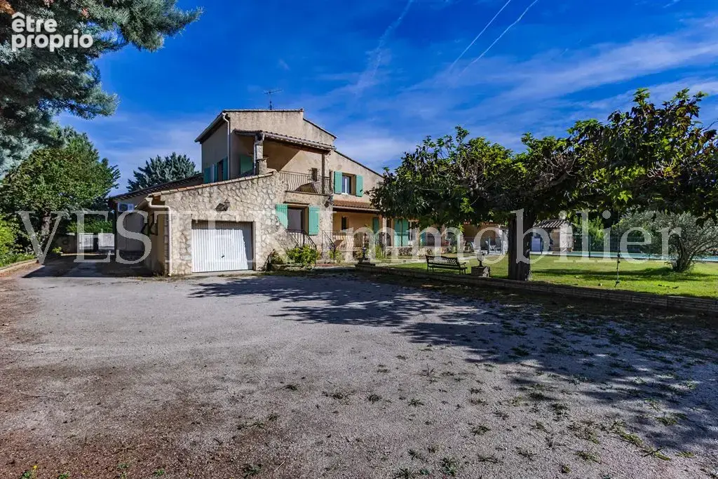 Cavaillon - villa 202 m² - 3641 m² terrain - 4 chambres - piscine - photo 18