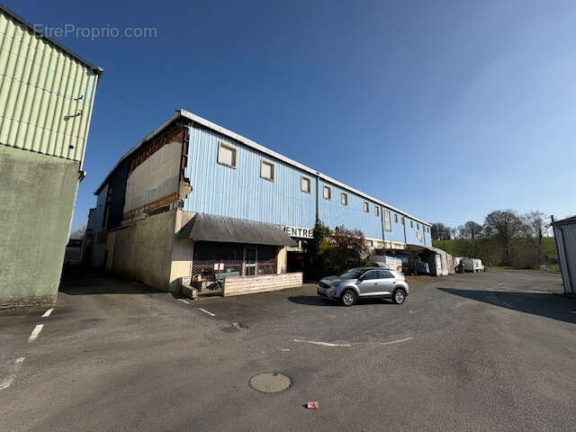 Commerce 1600 m² à Sourdeval  - photo 2