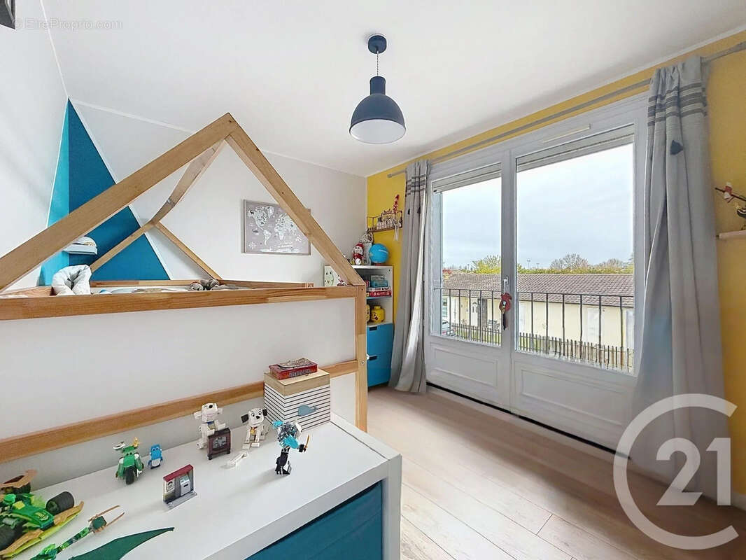 Maison 93 m² à La Chapelle-Saint-Luc  - photo 8