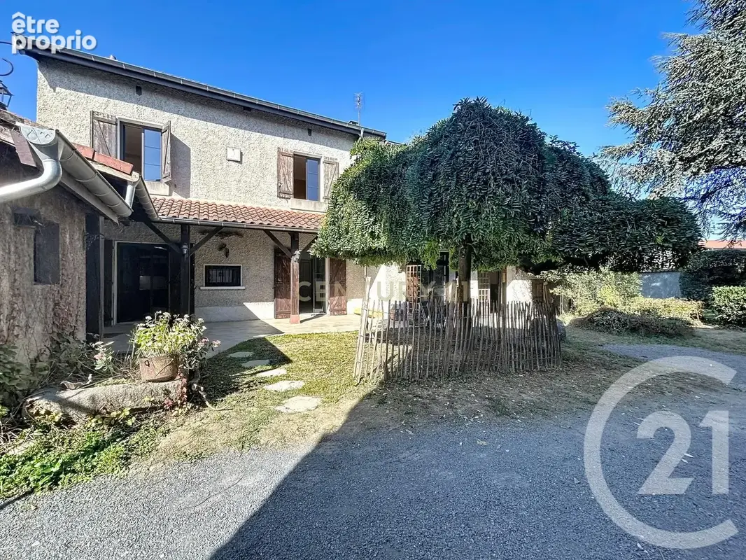 Maison 6 pièces 206 m² à vendre à Sathonay-Village (69580) - photo 3