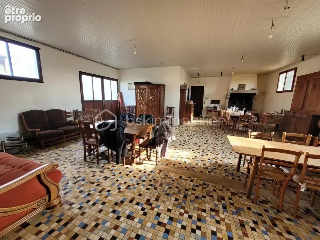 Maison avec exploitation agricole 150m2, 9 pièces - photo 17