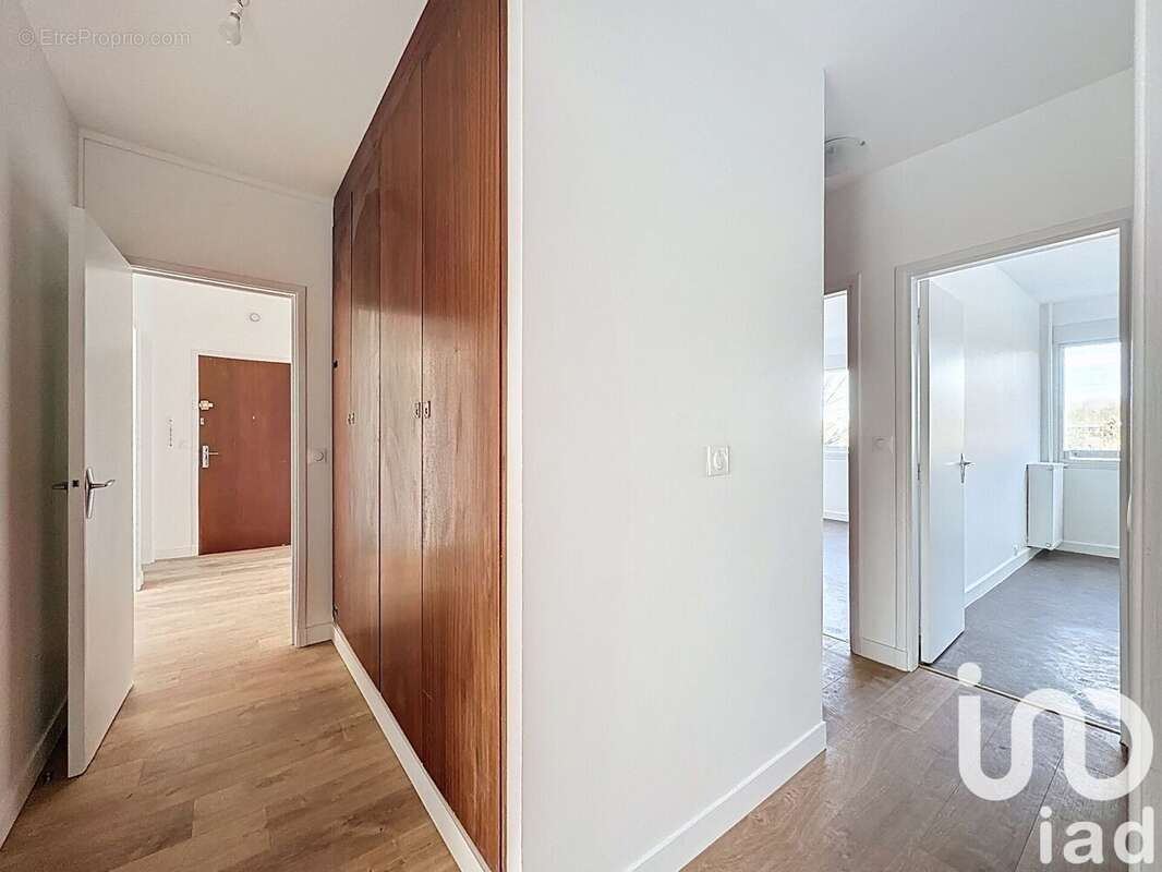 Photo 9 - Appartement à LA CELLE-SAINT-CLOUD