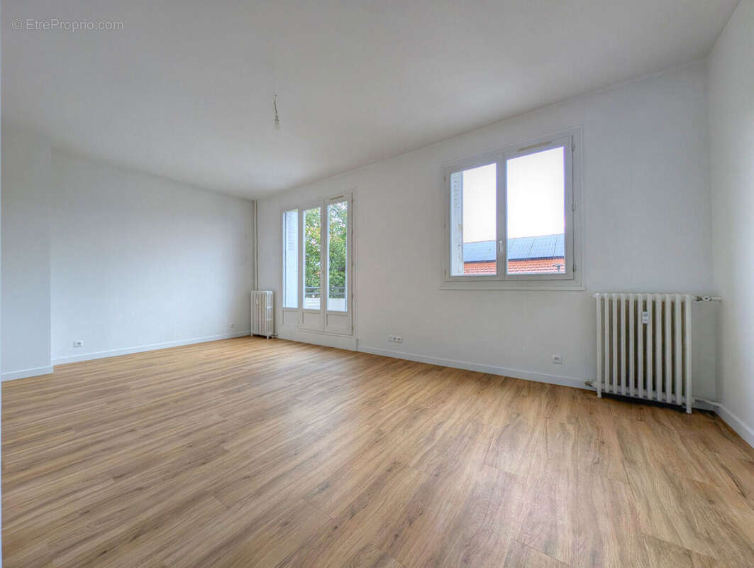 Appartement à SURESNES