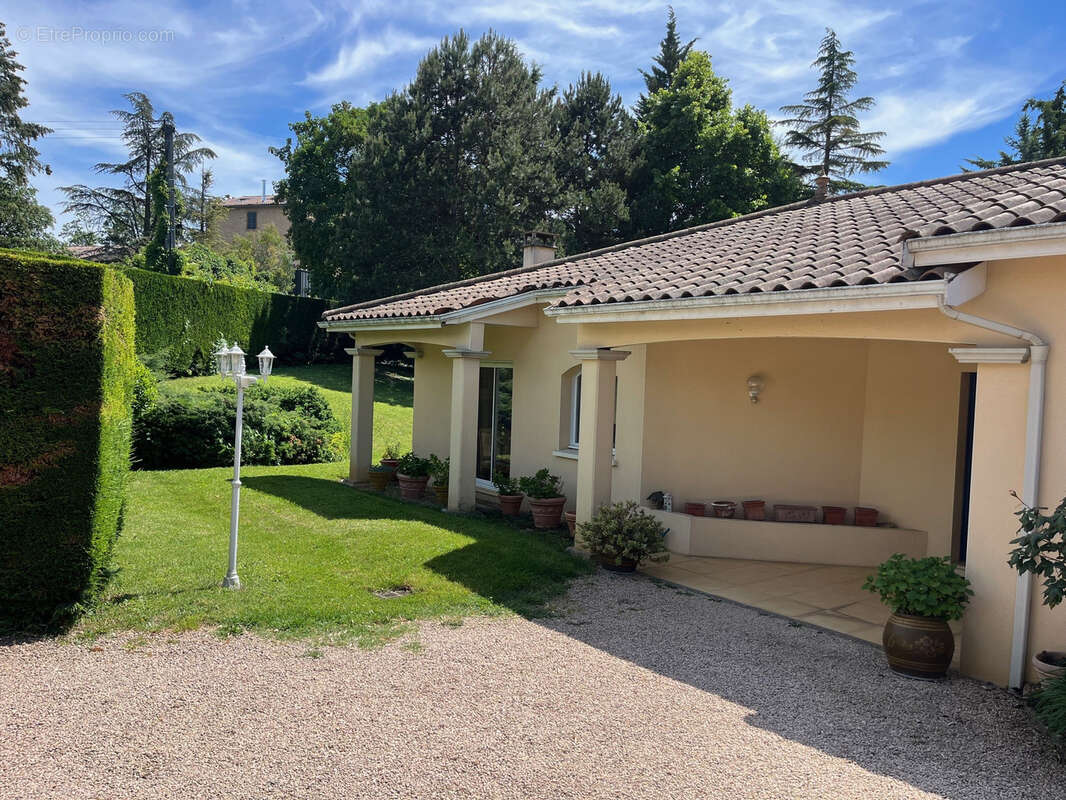Maison à LACHASSAGNE