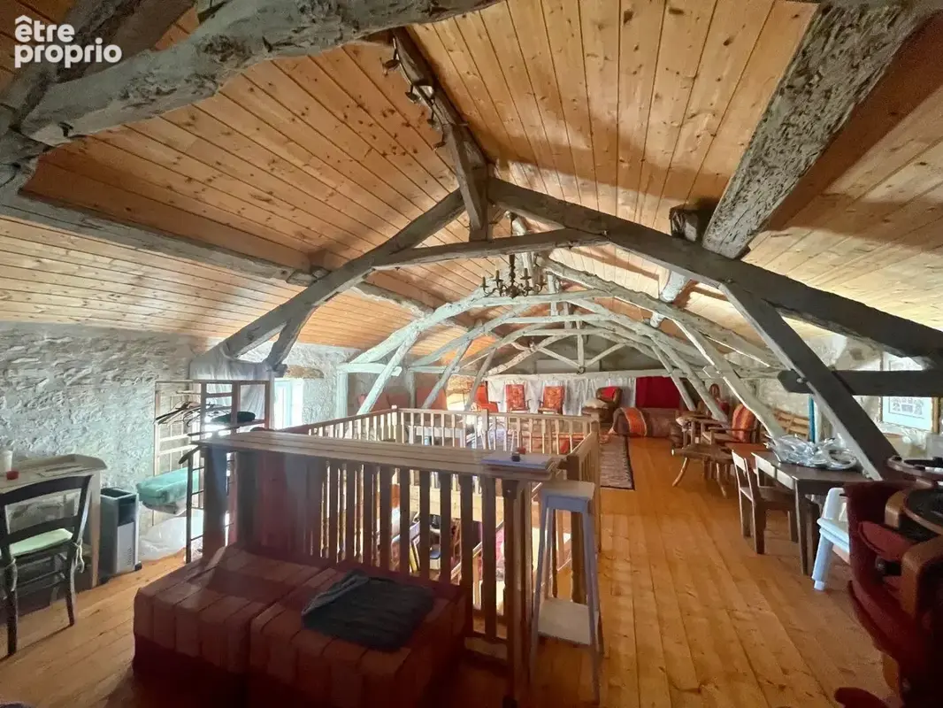 Propriété de caractère avec piscine et 2,5 hectares - photo 18