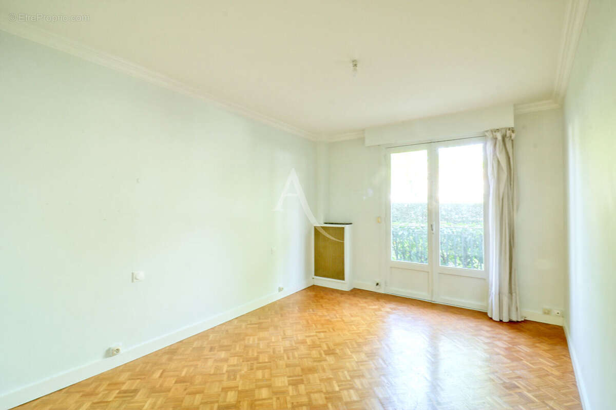 Appartement à LE PLESSIS-ROBINSON