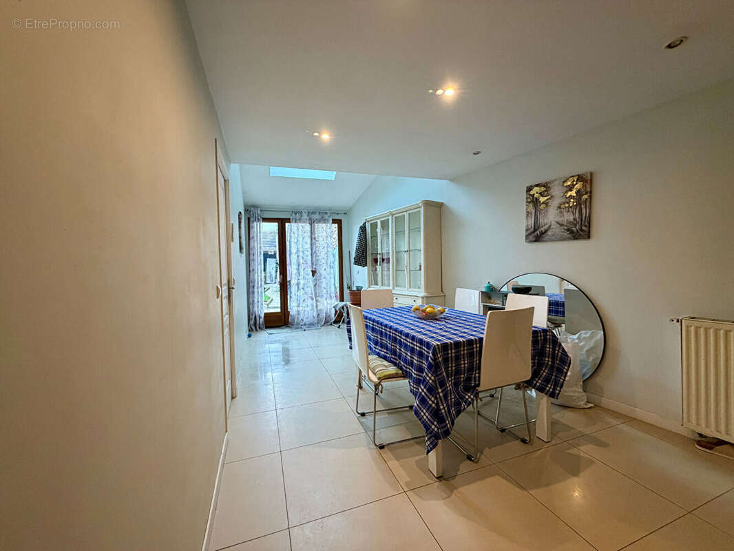 Appartement à LE PERRAY-EN-YVELINES