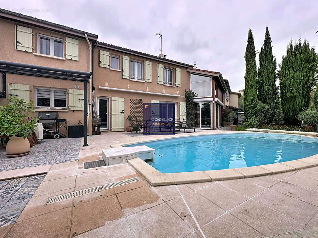 Maison à SAINT-GENIS-LAVAL