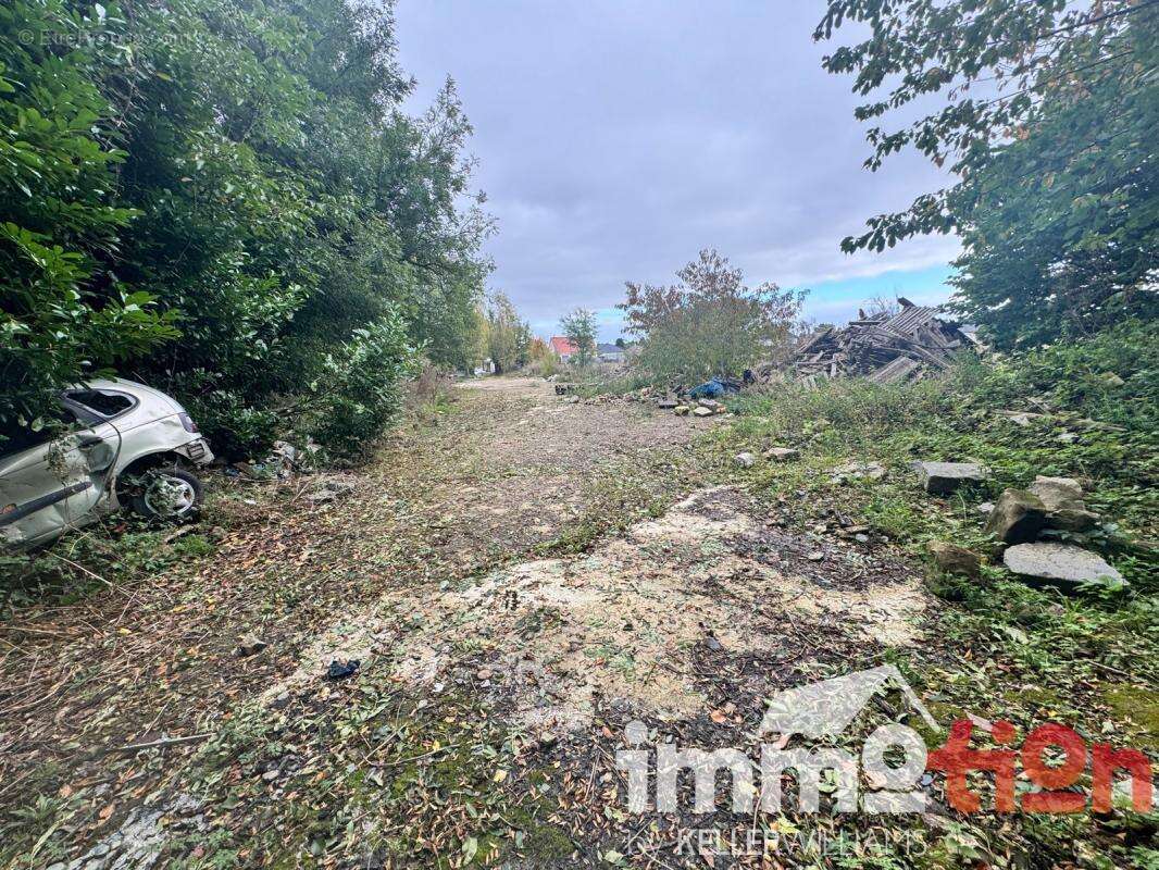 Commerce à FEUQUIERES-EN-VIMEU