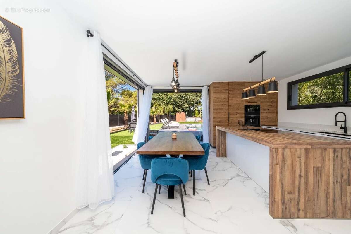 Maison à MOUGINS