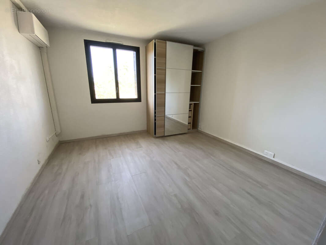 Appartement à SIX-FOURS-LES-PLAGES