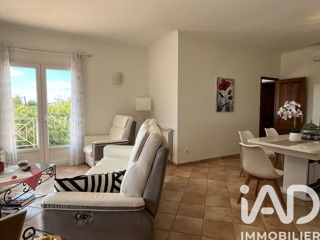 Maison 124 m² à Saint-Maximin  - photo 9