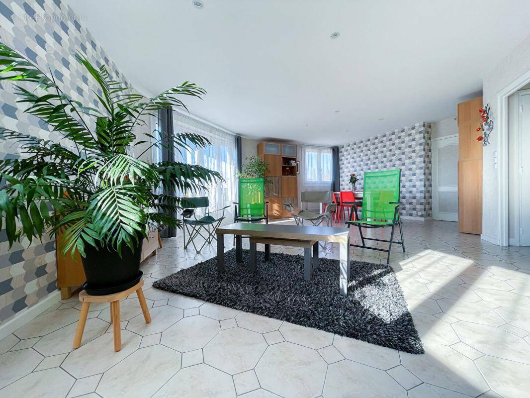 Appartement à SOTTEVILLE-LES-ROUEN